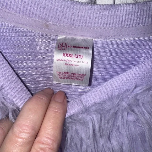No Boundaries Yeti Faux Fur Purple Crew Neck Crop Plus 3X XXXL 21 Juniors - Picture 8 of 11